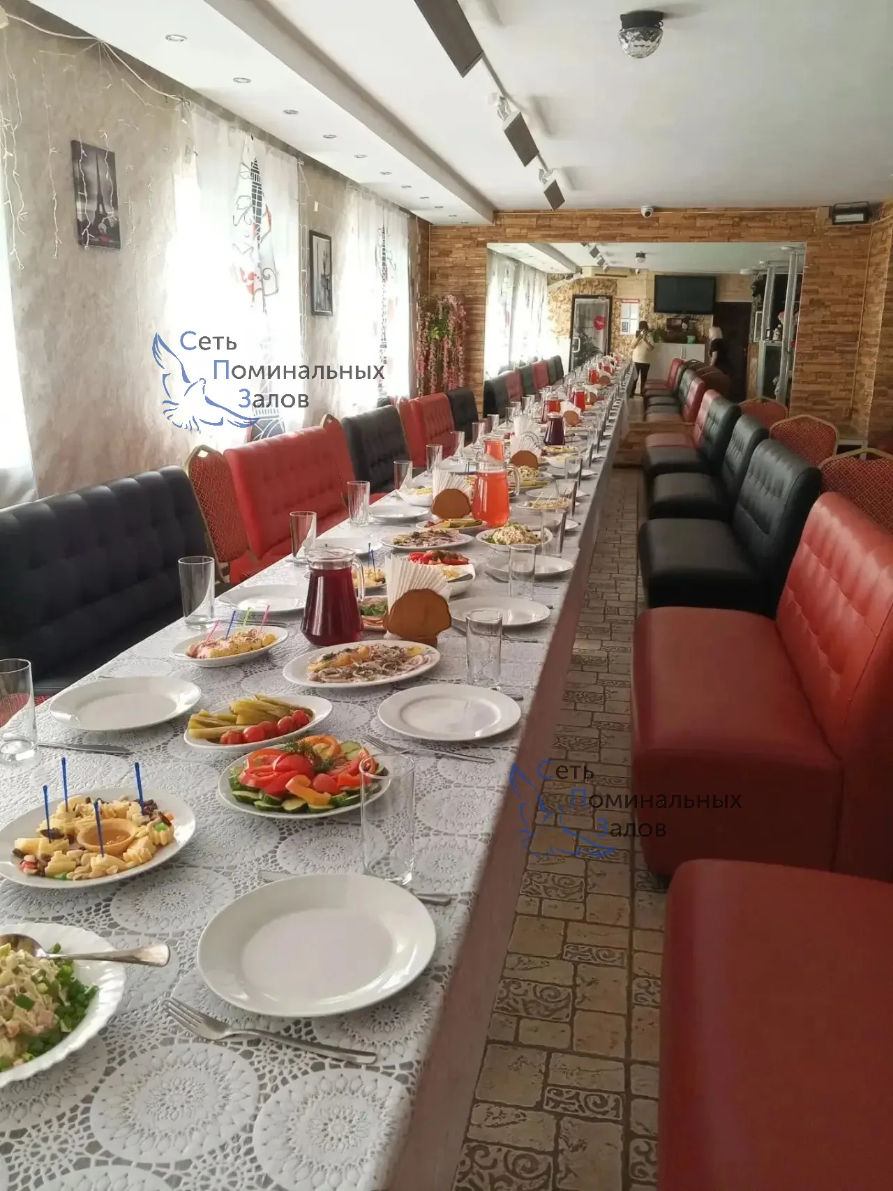 Поминальный зал Поминальный зал в Серпухове на Центральной улице рядом с метро ЖД станция "платформа 92 километр"